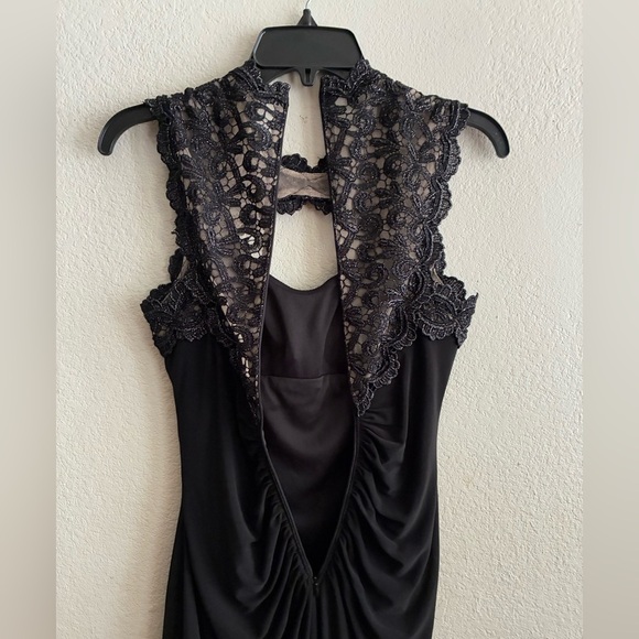 Cache Black Sheath Halter Lace Cocktail Dress 0 - Picture 12 of 15